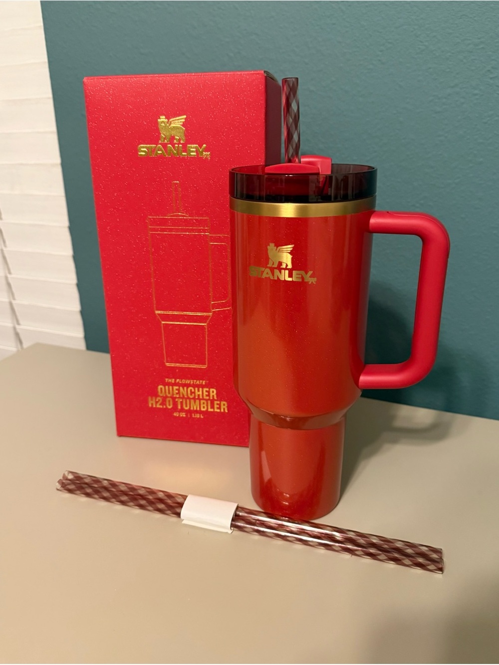 STANLEY Scarlet Tinsel Quencher H2.0 Flowstate Tumbler 40 oz Limited Edition NEW